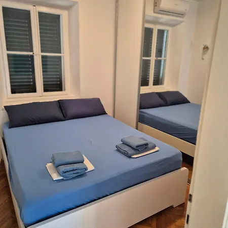 Pia, * Jelsa (Hvar)