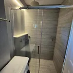 Pia, Apartment