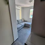 Pia, Apartment